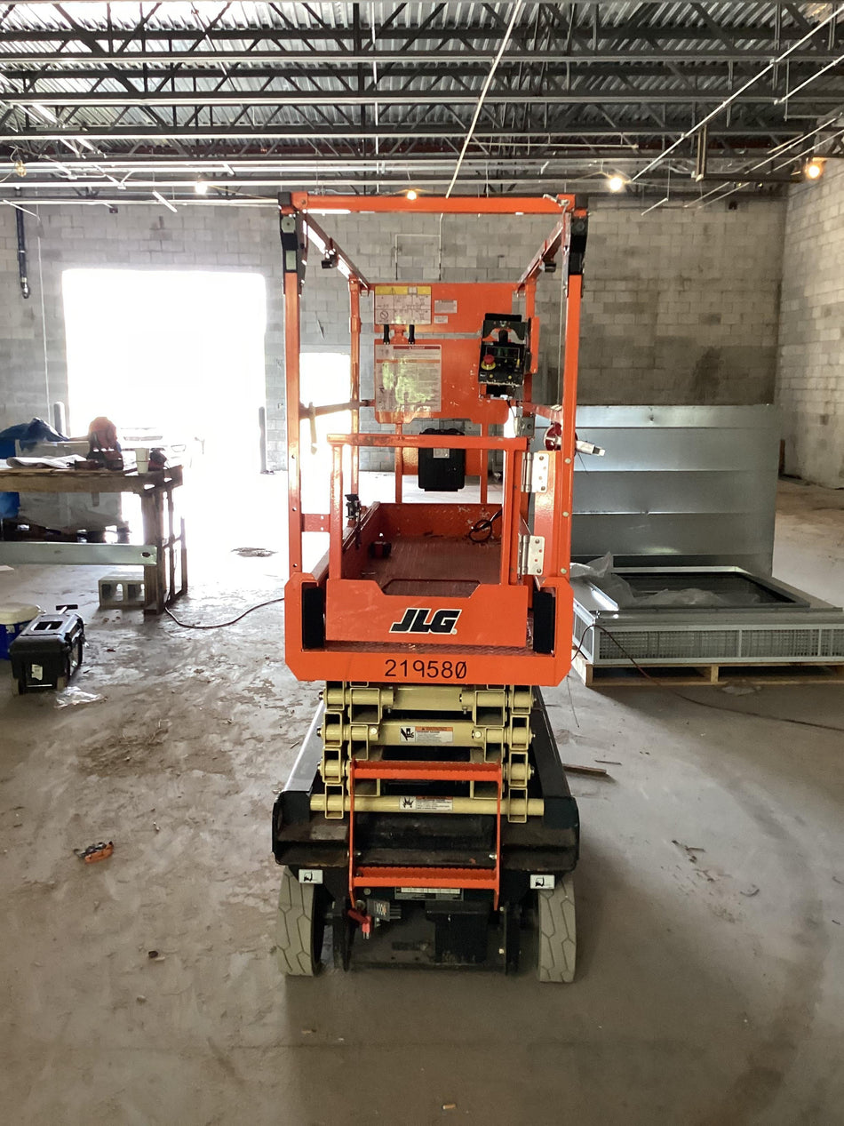 2022 JLG ES1932