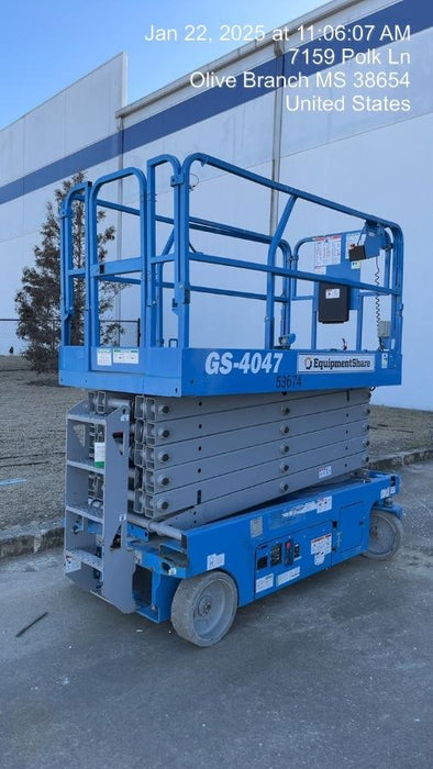 2019 Genie GS-4047 Folding rails with half height swing gate
