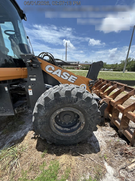 2022 CASE 621G