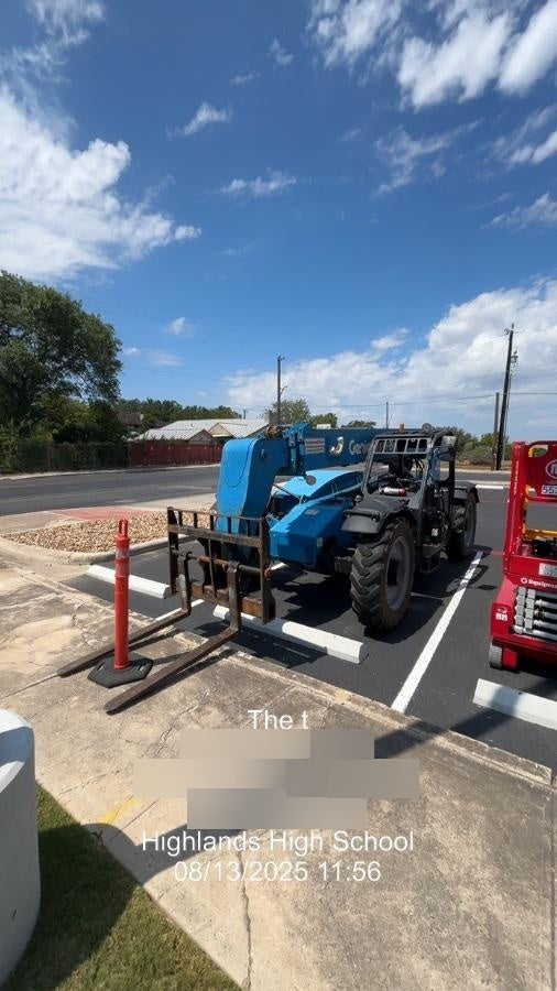 2019 Genie GTH-844 GTH-844 w/Open ROPS, FF Tires, beacon/work lights, 60" carriage/forks