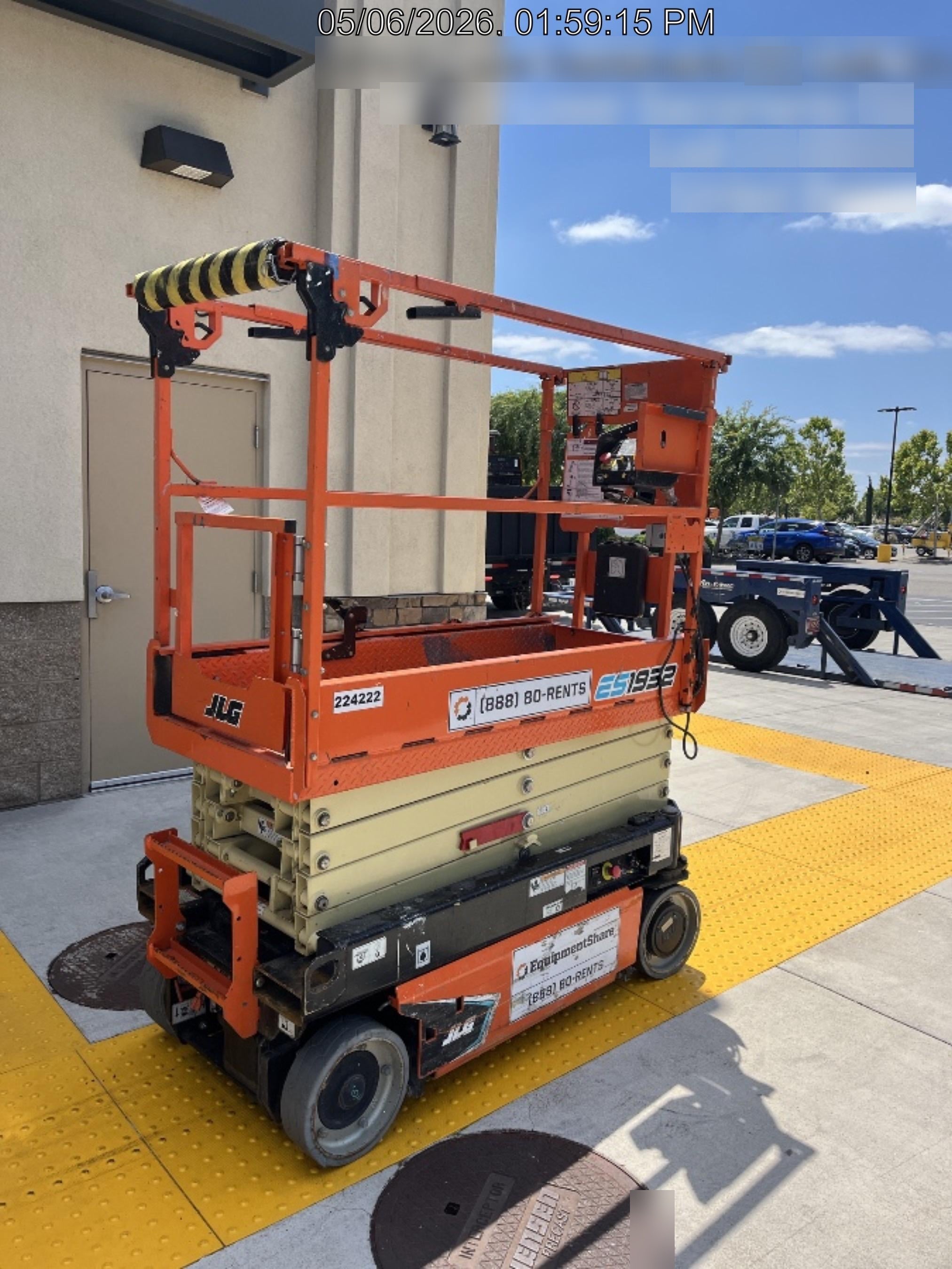 2022 JLG ES1932