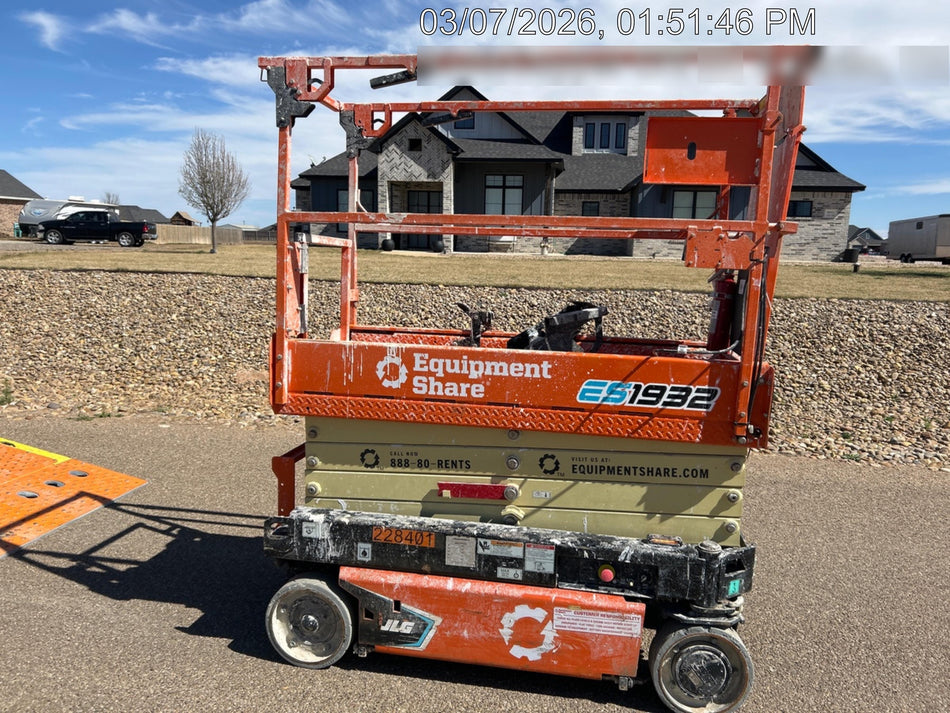 2022 JLG ES1932