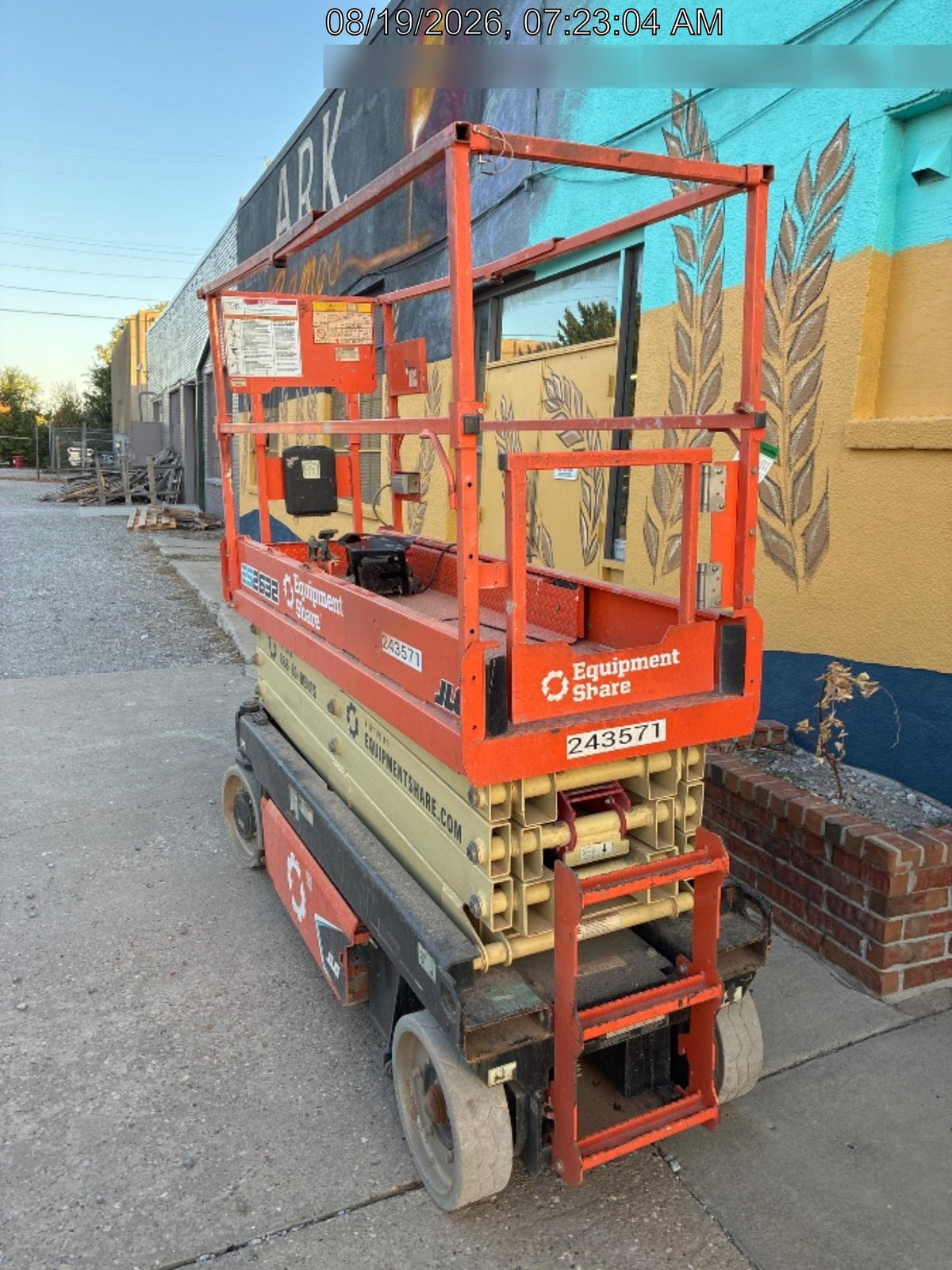 2022 JLG ES2632