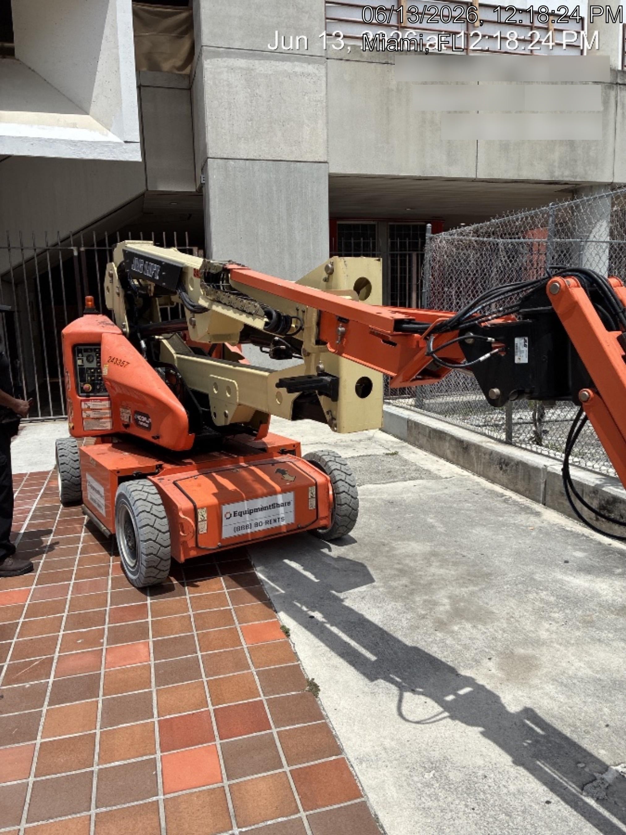 2022 JLG E400AJP Narrow
