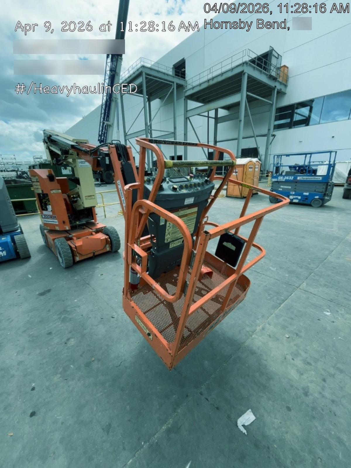 2019 JLG E300AJP