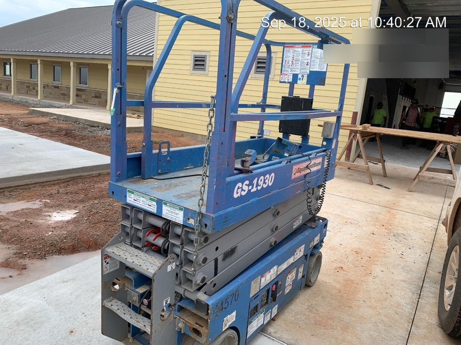 2019 Genie GS-1930 Fixed rails with chain Entry