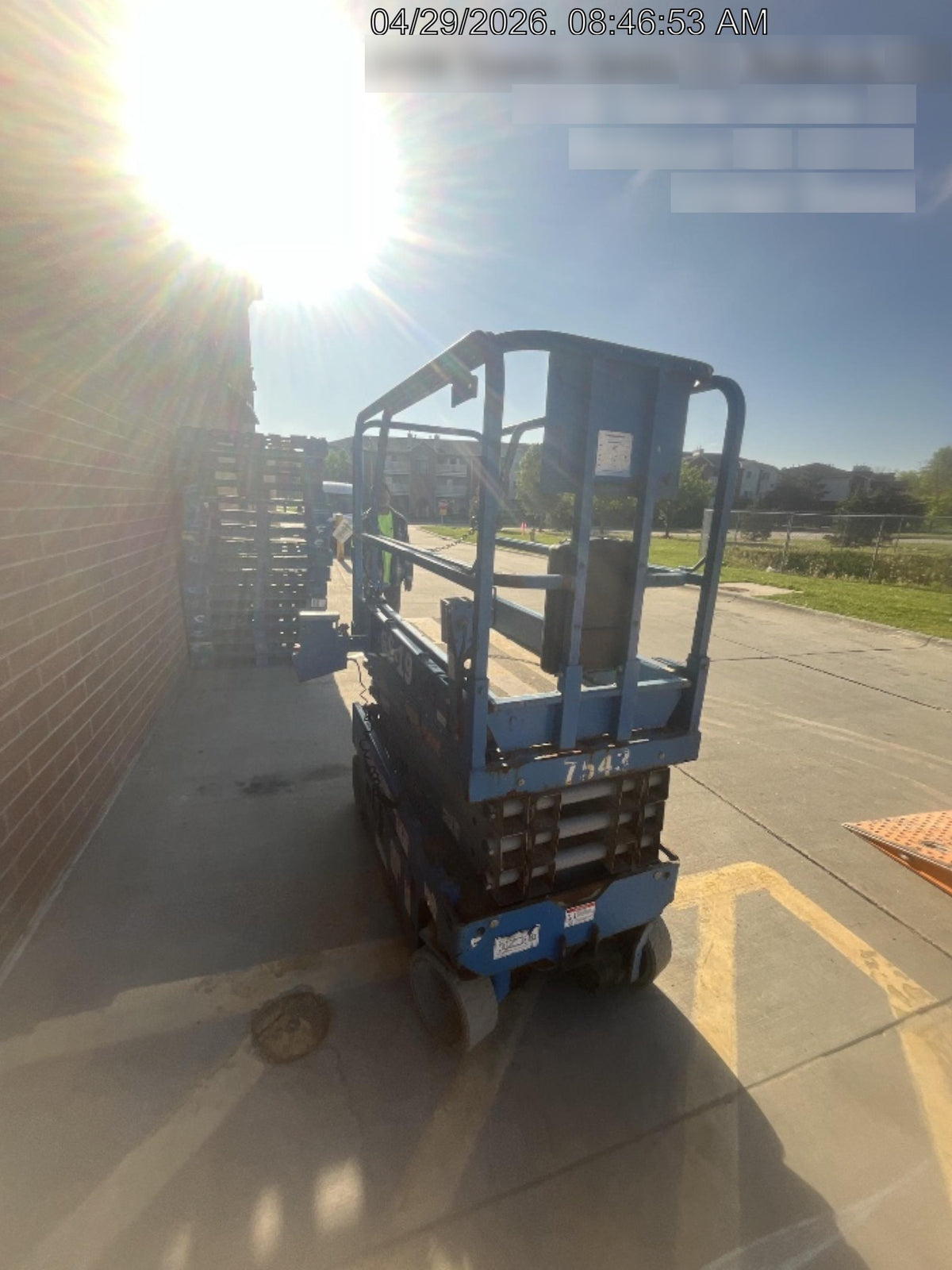 2017 Genie GS-1930 Genie GS-1930 Lift w/Fixed Rail and Chain Entry