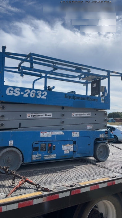 2019 Genie GS-2632 Folding rails with half height swing gate