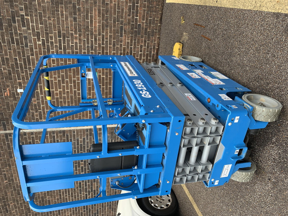 2020 Genie GS-1930 Solid Non Marking Tires, Beacon, Folding rails with half height swing gate
