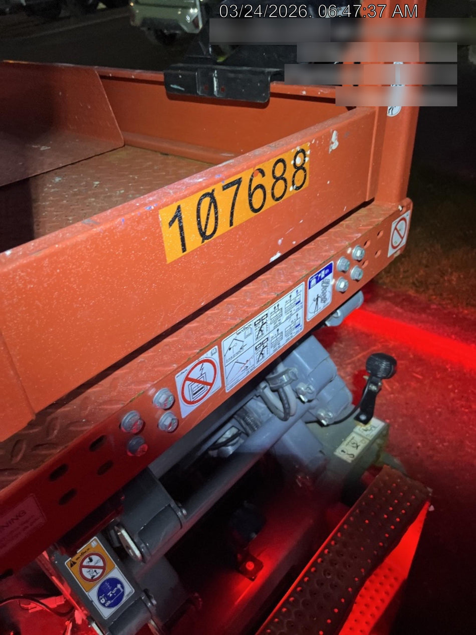 2020 Skyjack SJIII-3219 Solid NM Tires, Half height spring hinged entry gate, Dual Beacons, 800W Inverter