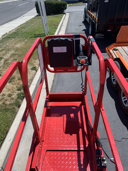 2020 MEC 1330SE Solid NM Tires, Steel Swing out Doors, LCS, Beacon, 900W Invertor