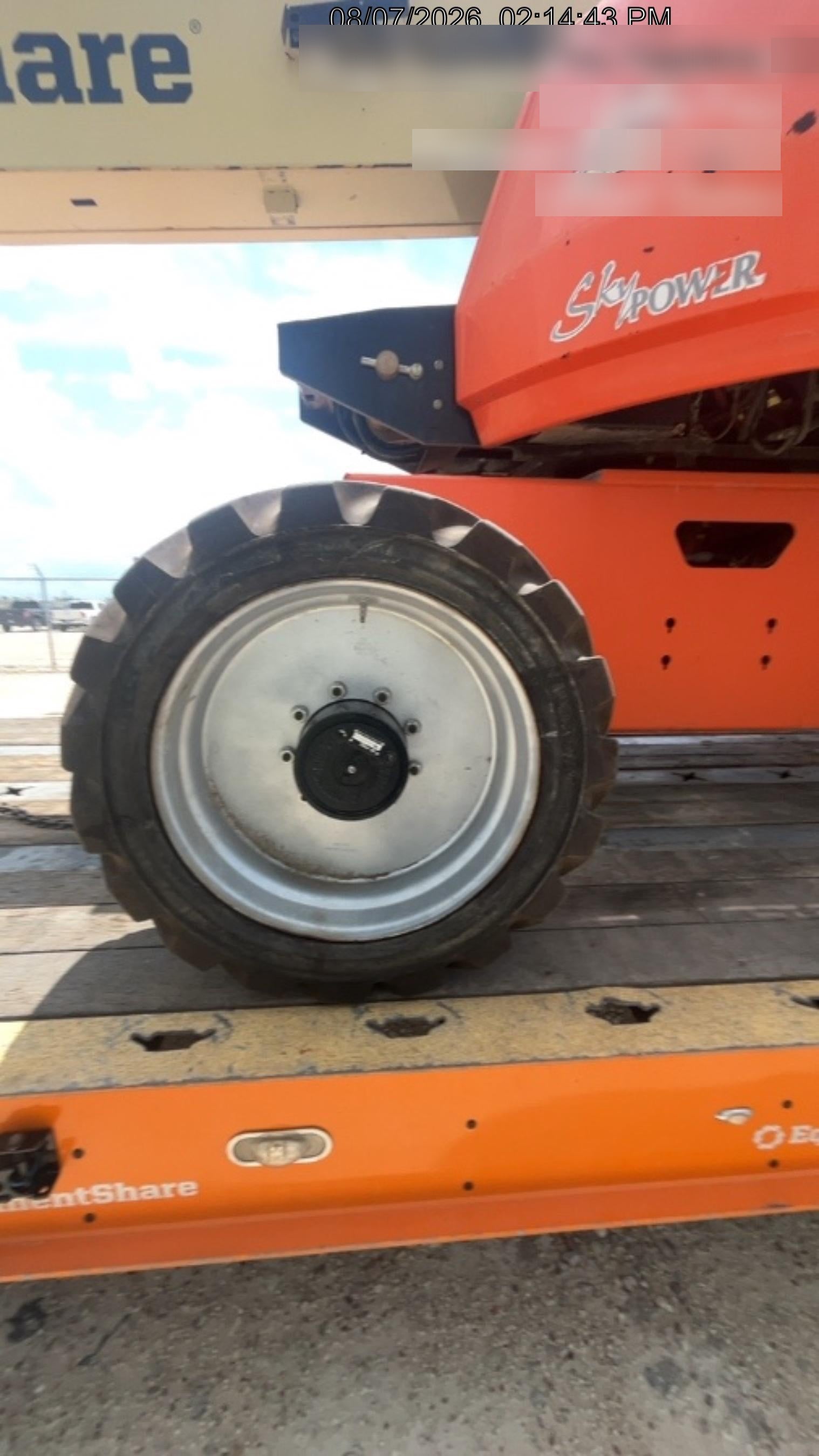 2022 JLG 660SJ
