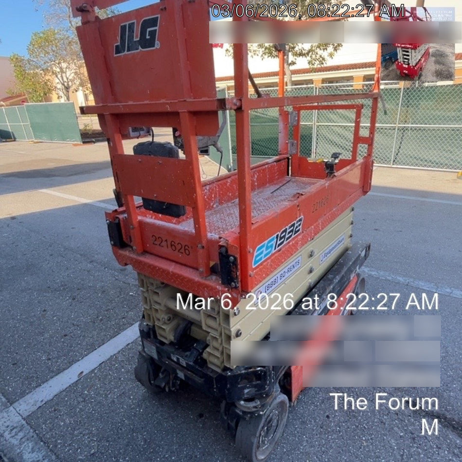 2022 JLG ES1932