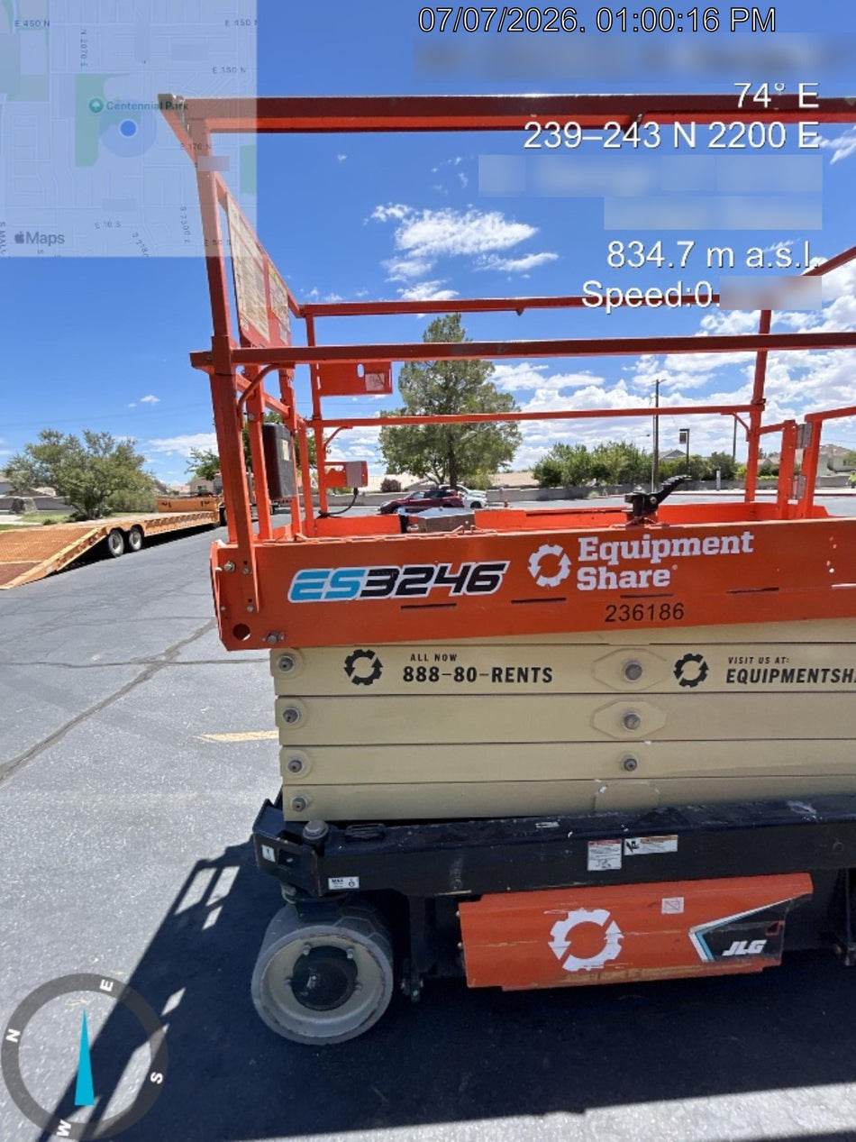 2022 JLG ES3246