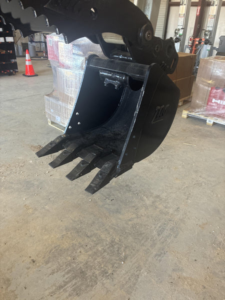 2025 TAKEUCHI 18" HD Bucket - Takeuchi