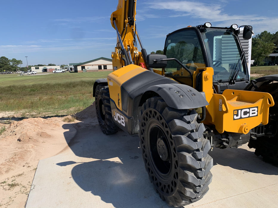 2020 JCB 509-42 Cab/Heat/Air, Solid Tires, Work Lights, Beacon, Aux Hydraulics, Back up Alarm, Lifting Eye, ES Decals