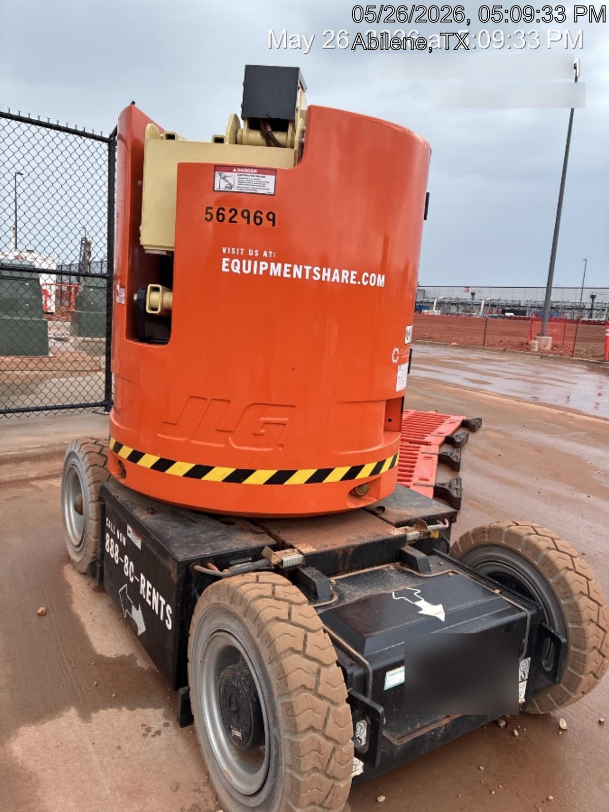 2025 JLG E300AJP