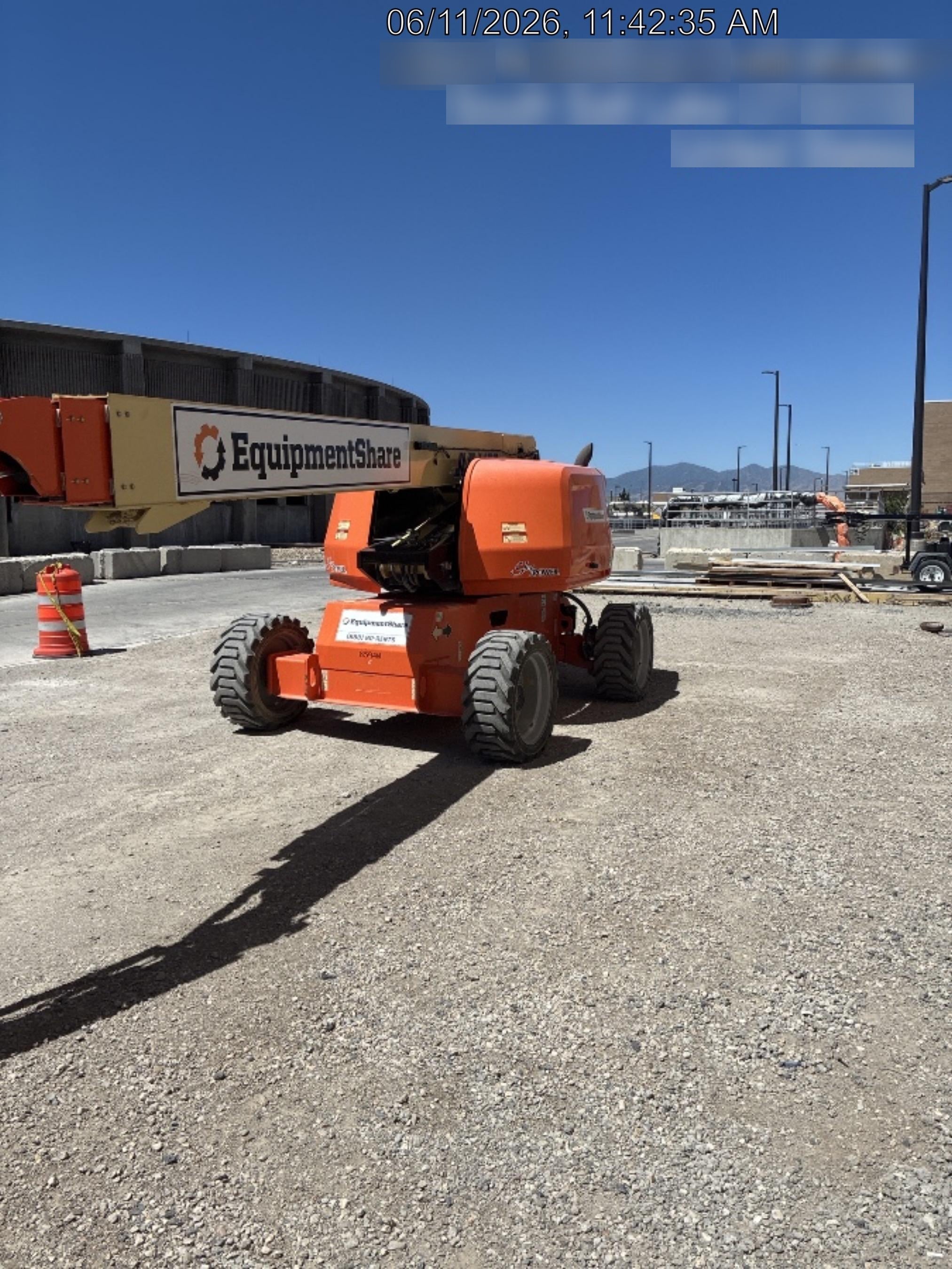 2020 JLG 660SJ
