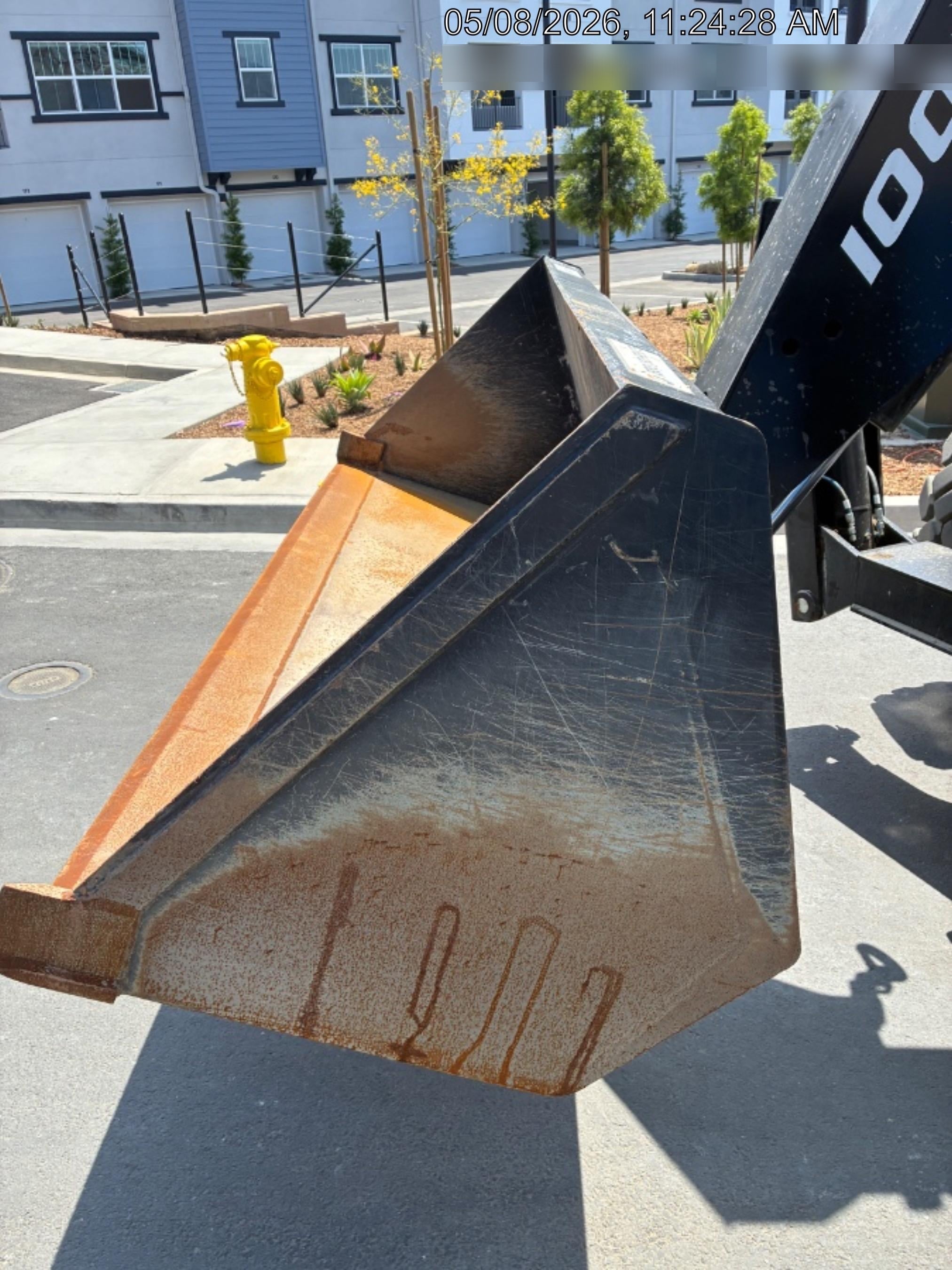 2025 JLG 1001100823