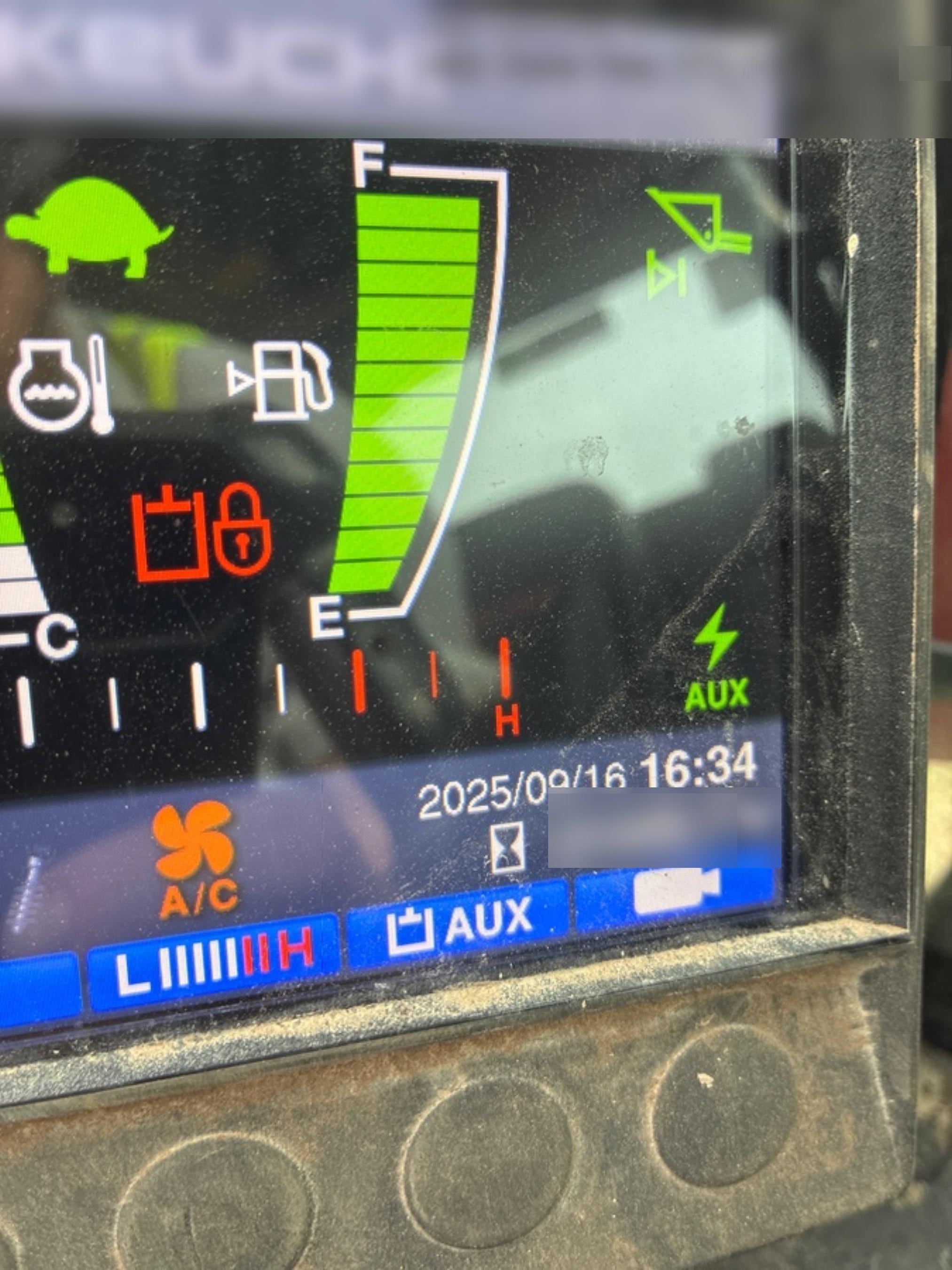 2023 TAKEUCHI TL10V2-CR