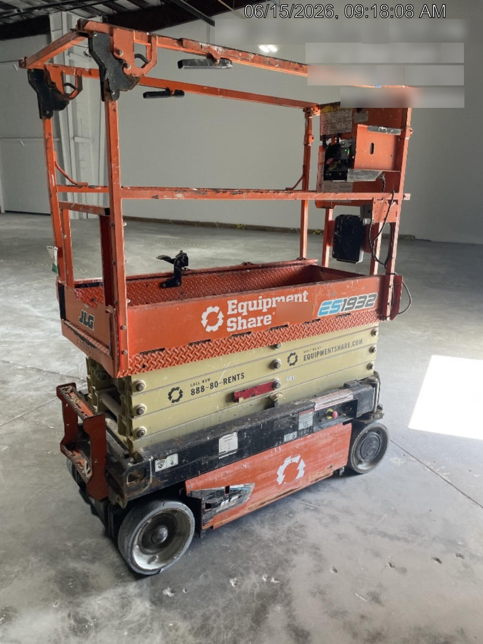 2022 JLG ES1932