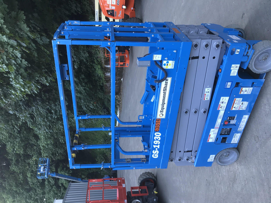 2020 Genie GS-1930 Solid Non Marking Tires, Beacon, Folding rails with half height swing gate