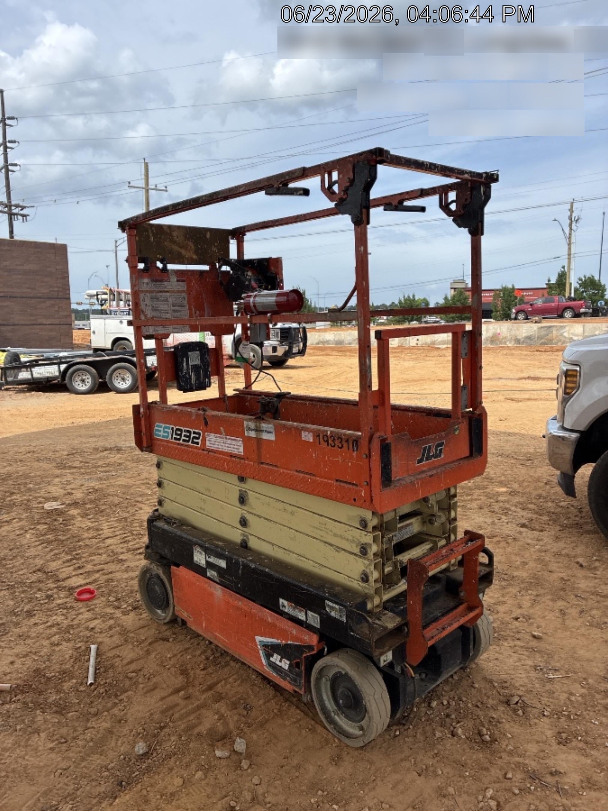 2021 JLG ES1932