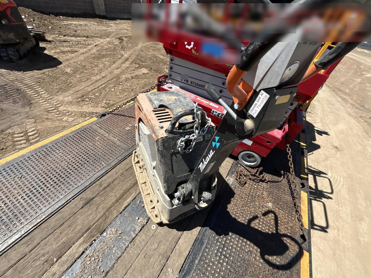2023 Multiquip MV308GH Honda GX270, 18" Plate, Tachometer