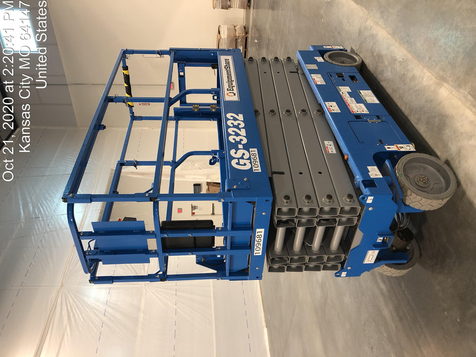 2020 Genie GS-3232 Standard, Folding half height swing gate