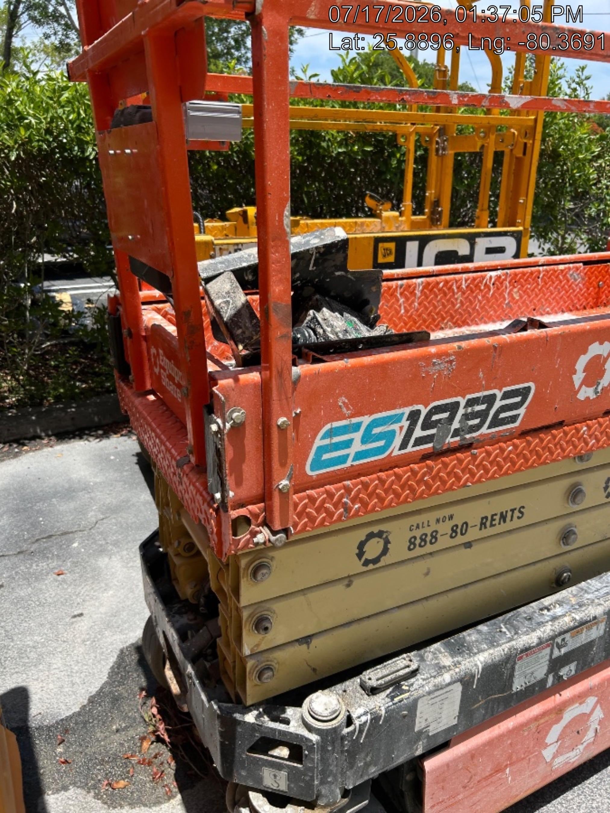 2023 JLG ES1932
