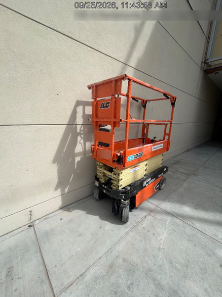 2022 JLG ES1932