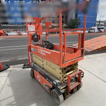 2023 JLG ES1932