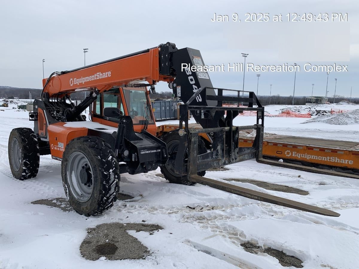 2024 SKYTRAK 8042