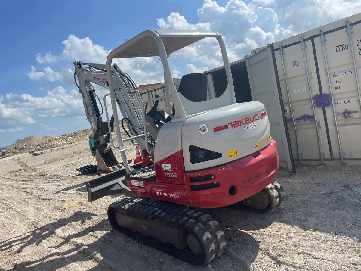 2025 TAKEUCHI TB235-2R