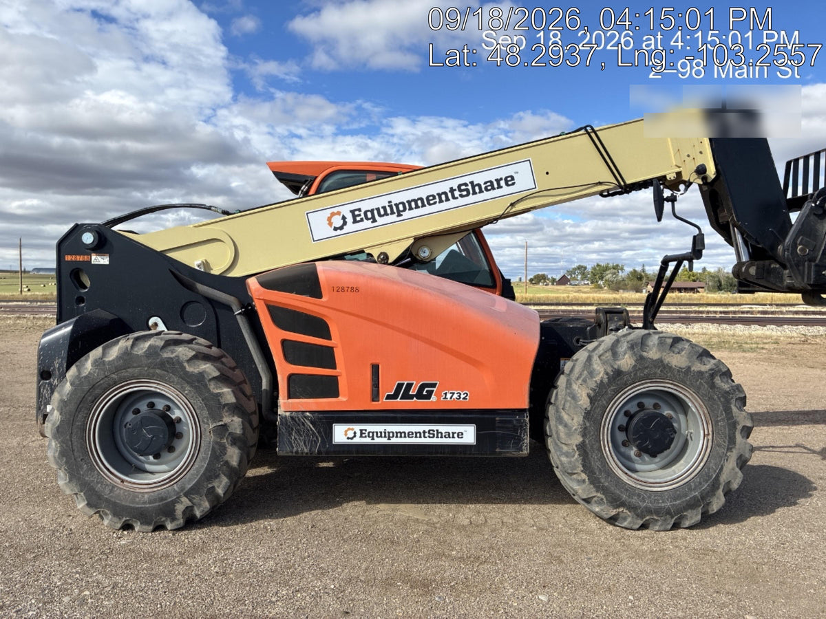 2021 JLG 1732
