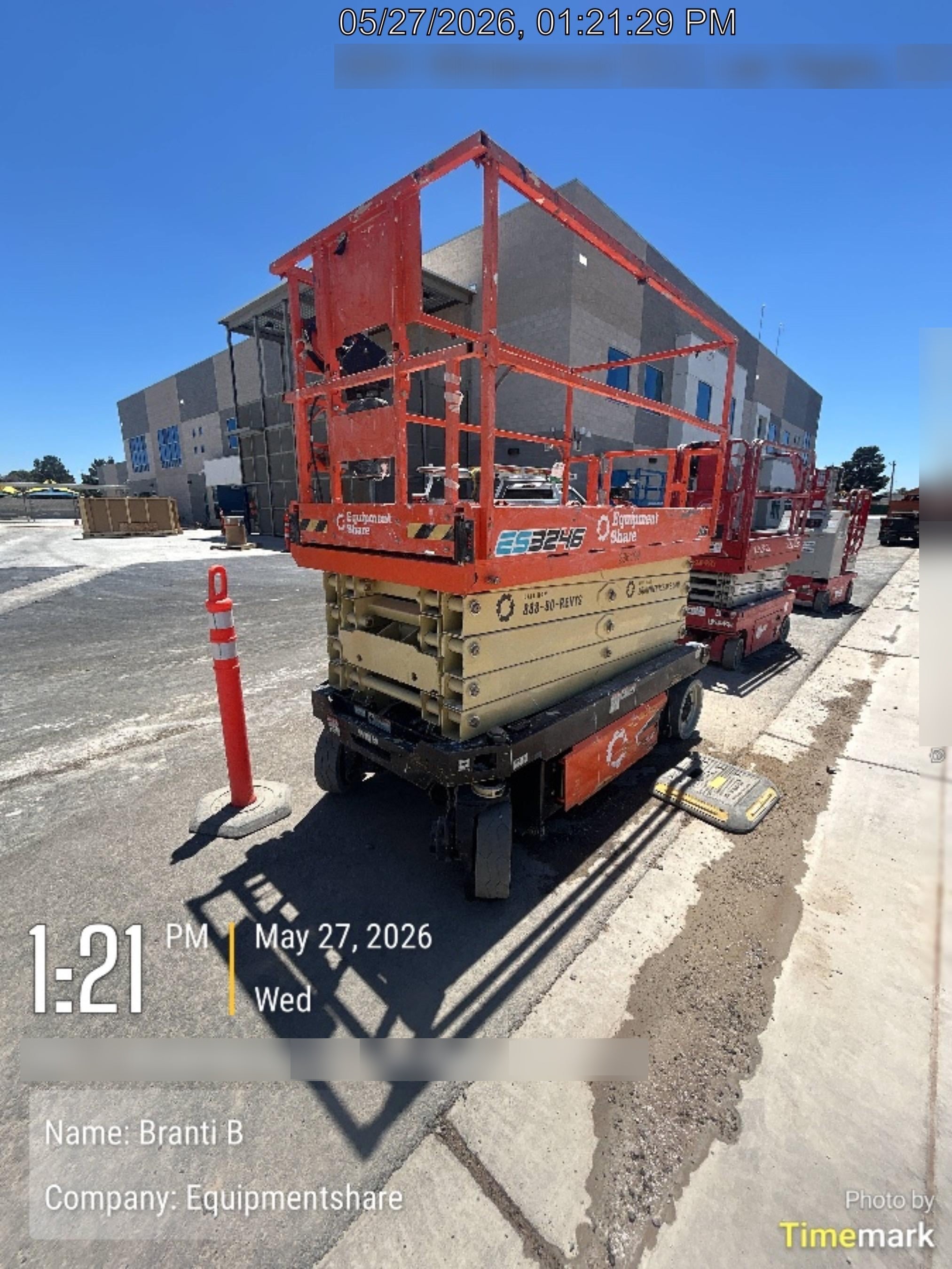 2022 JLG ES3246
