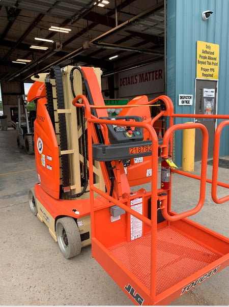 2022 JLG 26E