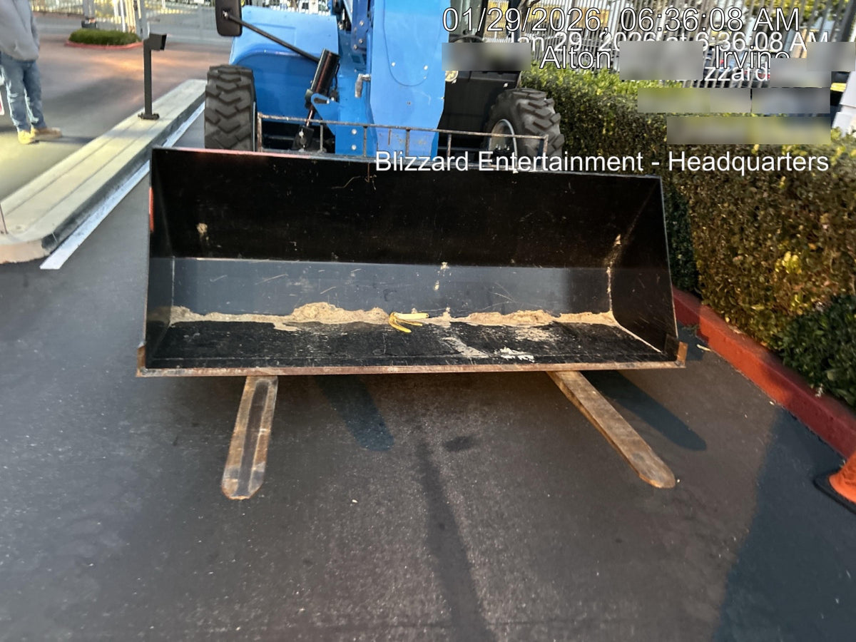 2025 JLG 1001100823