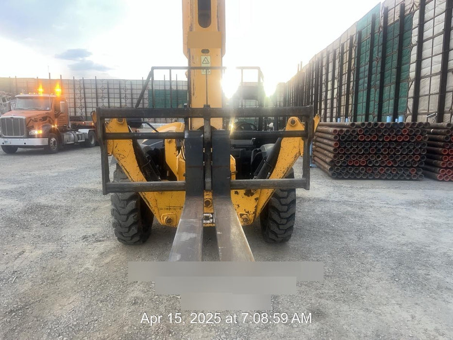 2019 JCB 512-56 Canopy, 109 HP, Solid Tires, STD Worklight, Beacon, Aux Hydraulics, Lifting Eye, Back up Alarm w/66" Carriage/60" Forks