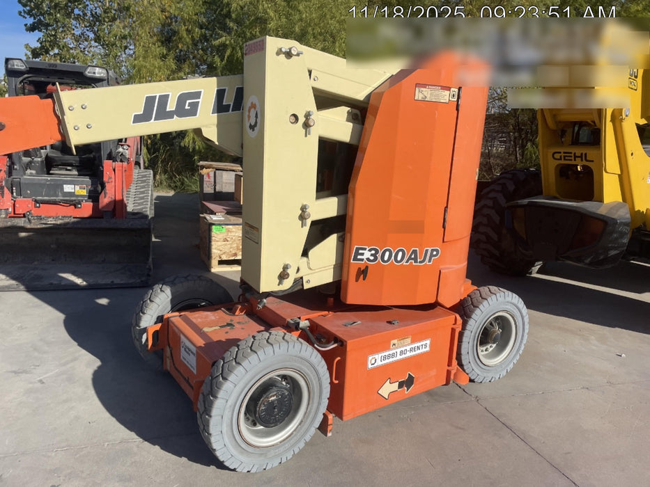 2019 JLG E300AJP