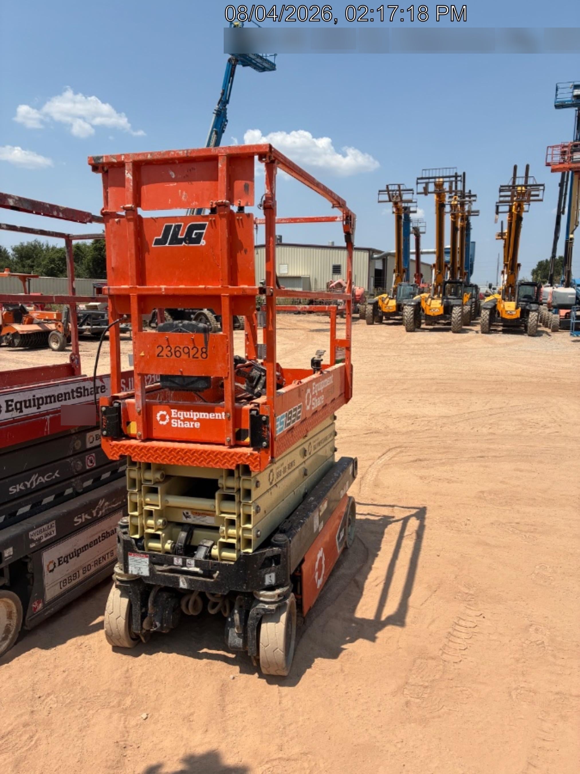2022 JLG ES1932