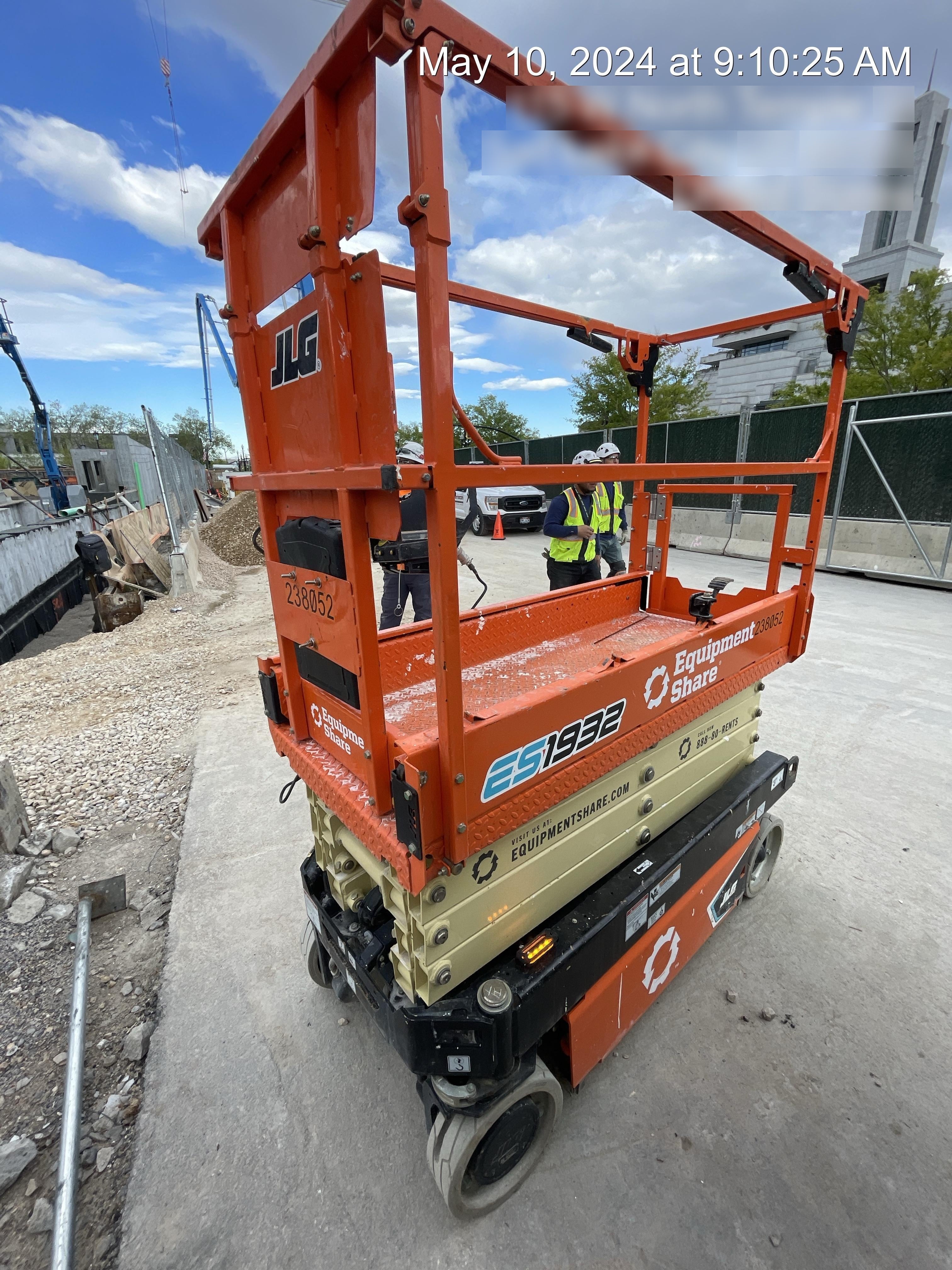 2022 JLG ES1932