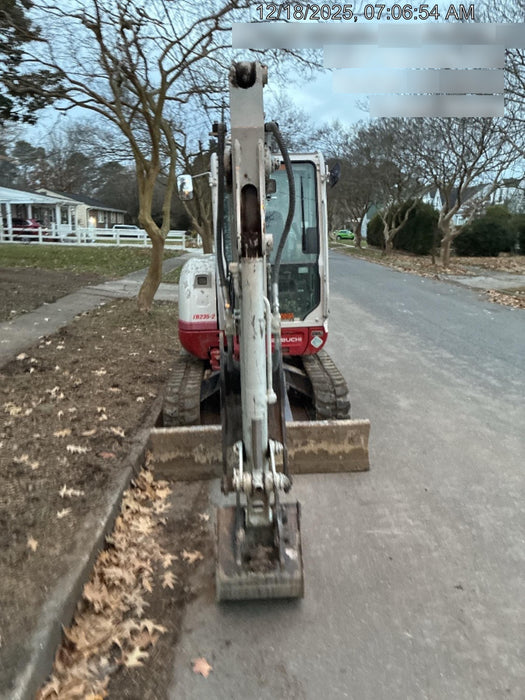 2021 TAKEUCHI TB235-2CR