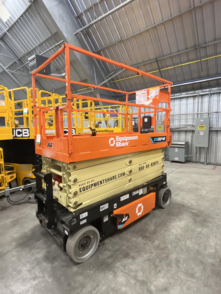 2025 JLG ES3246