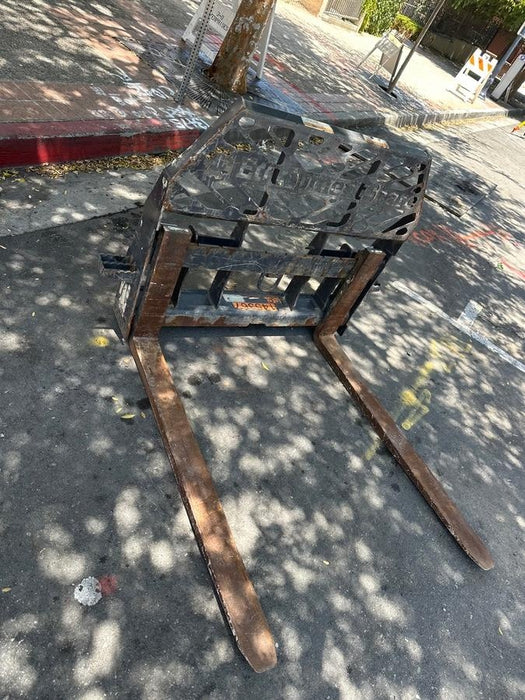 2021 PALADIN 48" Pallet Forks - Paladin