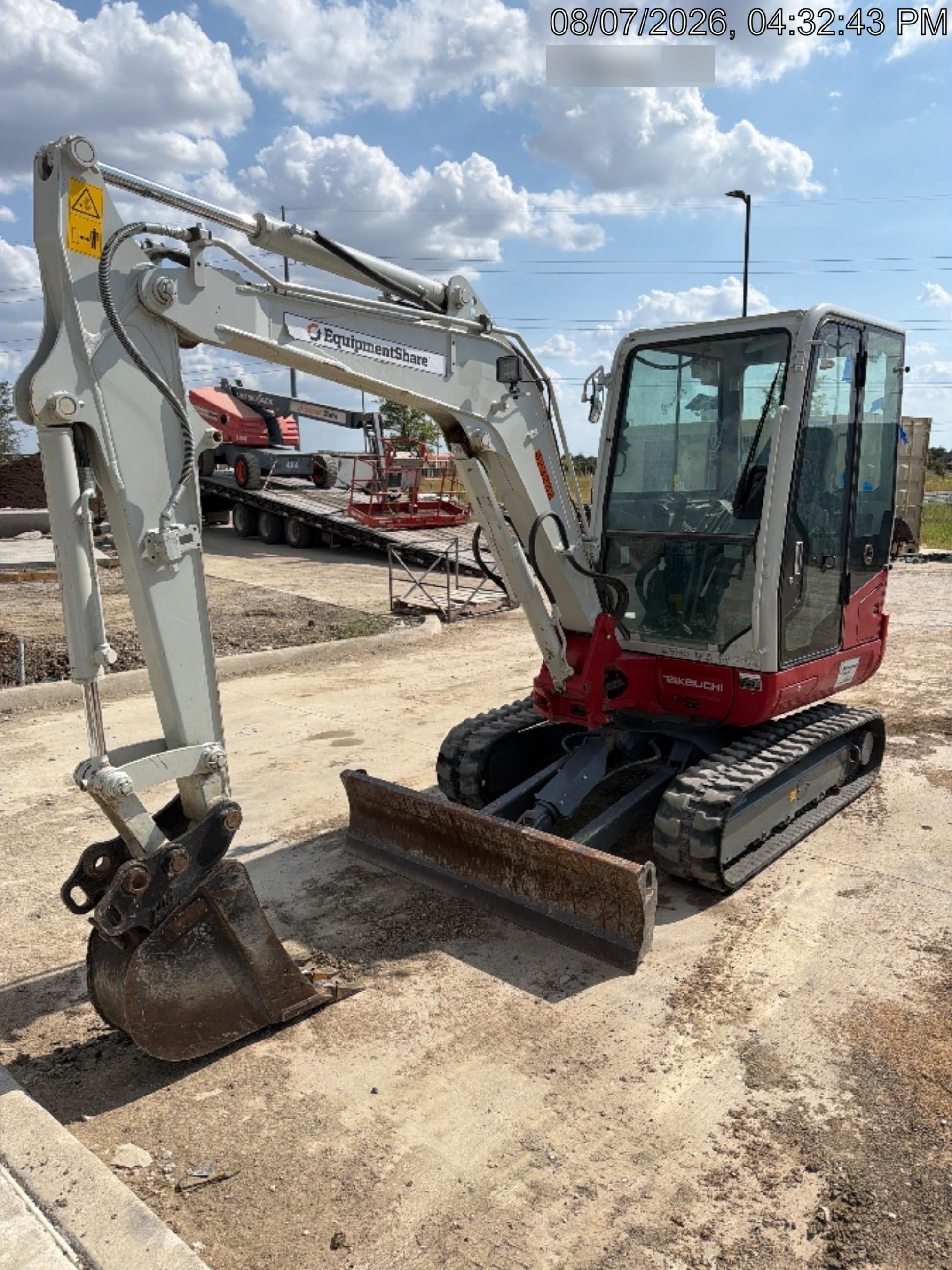 2024 TAKEUCHI TB235-2CR