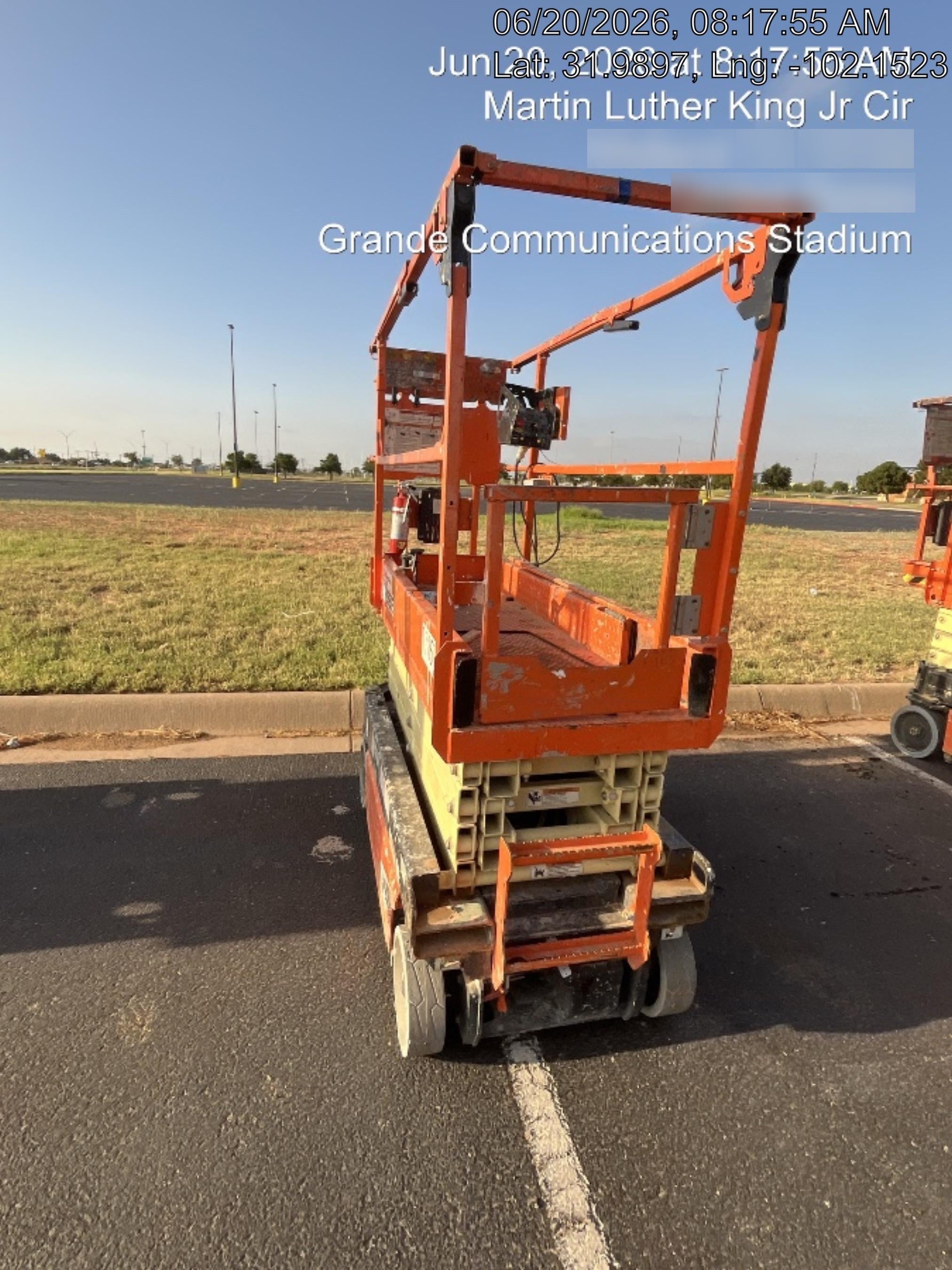2021 JLG ES1932