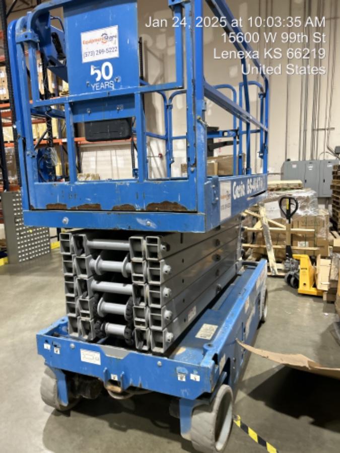 2016 Genie GS-4047 40' Electric Scissor Lift w/Outriggers