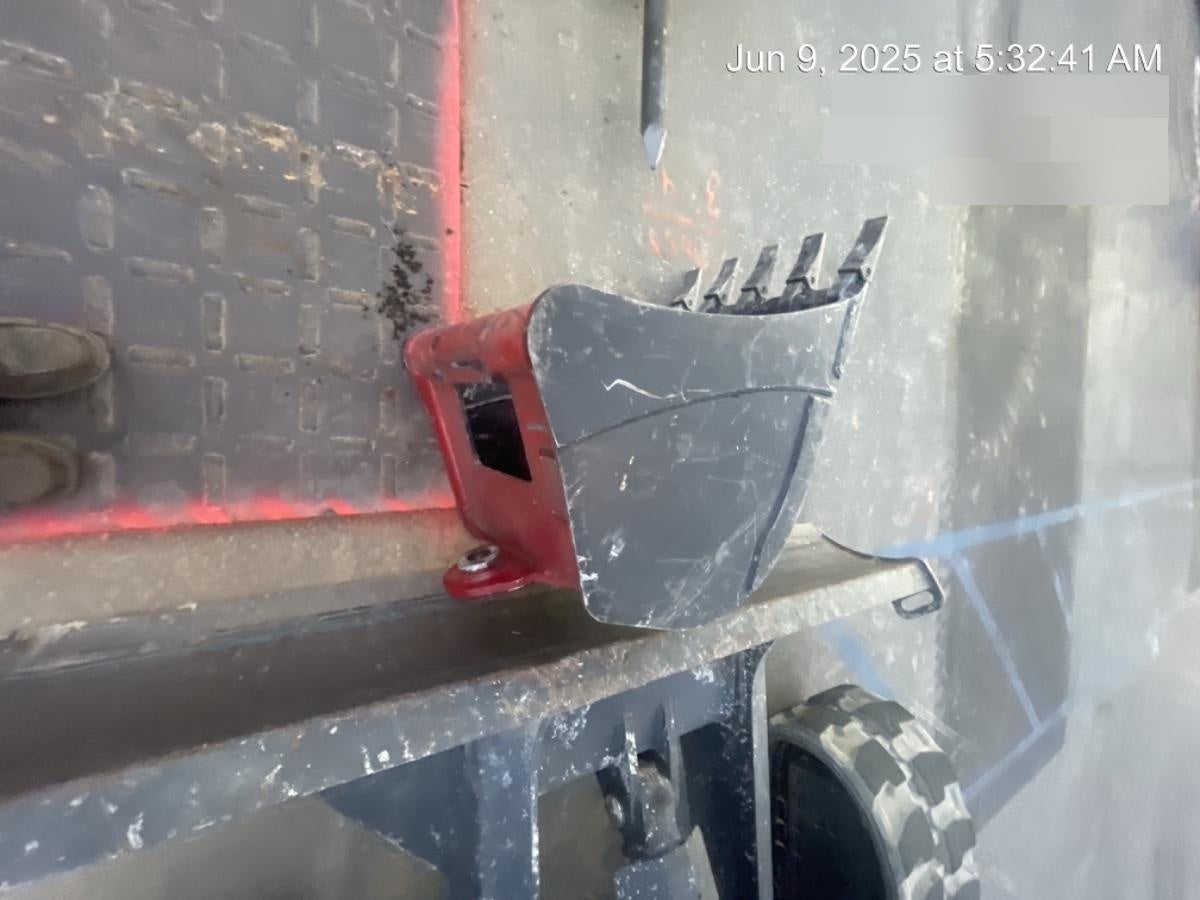 2023 SOLESBEE 24" Bucket, Tooth, Mini Excavator - Solesbee