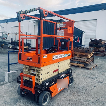 2022 JLG ES1932